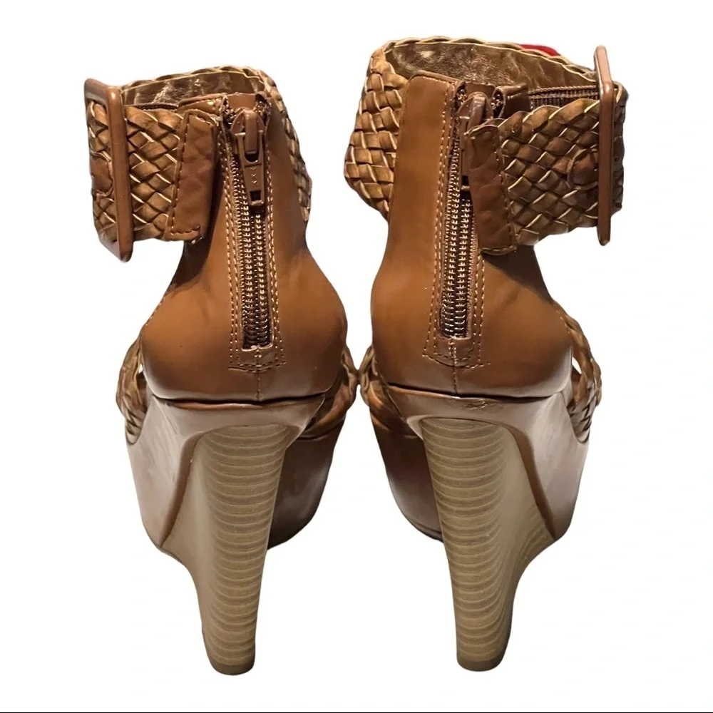 BCBGeneration Candiss Roll Weave Vachetta Open-toe 5”Wedge Platform Sandal 7B